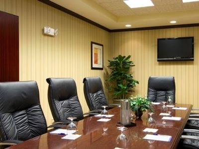 Hilton Garden Hotel 3*